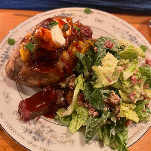 The Hub Sauce Co. Tractor Red Tomato Apple Thyme