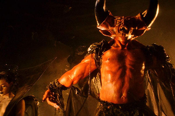 Seriously, Tim Curry is the only worthwhile part of this filme